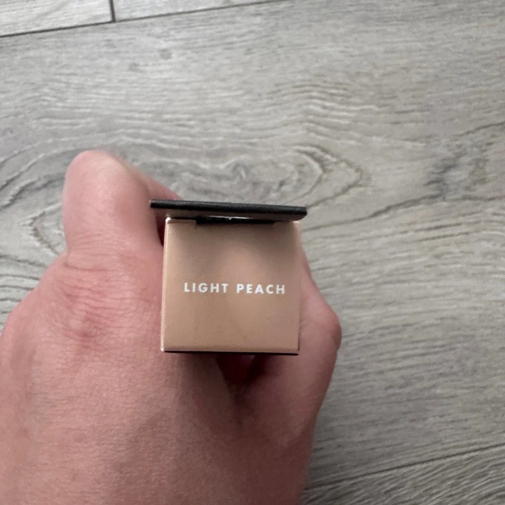 e.l.f. 16HR Camo Concealer Light Peach Matte Full Coverage 0.2 fl oz 6mL NIP
